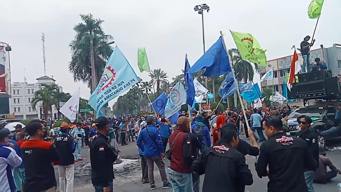 Belum Menemukan Titik Temu, Rapat Pleno Penyusunan UMK Kabupaten Bekasi