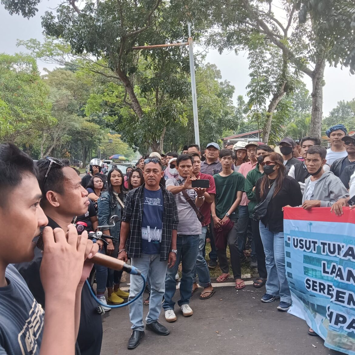 Ratusan Masyarakat Gelar Aksi Desak Kejari Kabupaten Tangerang Kasus RSUD Tigaraksa