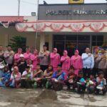 Syukuran dan Santunan Anak Yatim Meriahkan Hari Bhayangkara ke-79 di Polsek Sukatani
