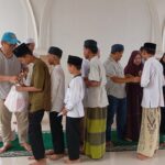 Majlis Taklim dan DKM Masjid Jami Al-Gufron, Santuni Anak Yatim Peringati 10 Muharram 1447 H