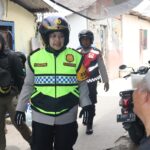 Sasar Gang Sempit, Kapolres Metro Bekasi Pimpin Patroli Roda Dua Perangi Narkotika di Kampung Kavling