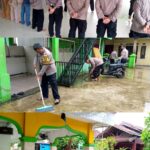 Polsek Kedung Waringin Kerja Bakti Bersihkan Masjid Nurul Yaqin, Sambut Ramadhan 1447 H dengan Lingkungan Bersih dan Aman.
