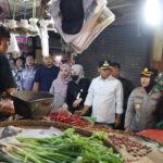 Kapolres Metro Bekasi Bersama Forkopimda Kabupaten Bekasi Pantau Harga dan Stok Bahan Pokok di Pasar Tambun Jelang Idul Fitri 2026