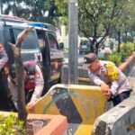 Respon Cepat, Polisi Tertibkan U-Turn Liar di Karang Baru, Antisipasi Risiko Kecelakaan Pemudik