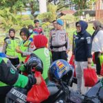 Polwan Polres Metro Bekasi Gelar Aksi Sosial Peringati Hari Kartini, Sentuh Hati Perempuan Pekerja Informal di Cikarang Timur