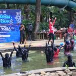 Splash Day Out Aqua Yoga, Puluhan Ibu-ibu Antusias Ikuti Kegiatan Wellness di Waterboom Lippo Cikarang