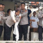 Kapolres Metro Bekasi Tebar 10.000 Benih Lele, Komitmen Dukung Ekosistem Rantai Pasok SPPG Polri