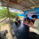 Bhabinkamtibmas Desa Cipayung Ajak Warga Aktifkan Siskamling Lewat Program Jaga Bekasi On The Spot