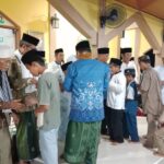 Peringati Lebaran Anak Yatim, Masjid Al Falah Ciranggon Santuni 26 Anak Yatim