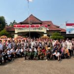 Kejutan Hari Bhayangkara ke-80, Kapolsek Cikarang Timur Terima Kunjungan Pemdes, Koramil, dan Tokoh Masyarakat