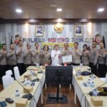 Dedikasi Melayani Masyarakat, Polres Metro Bekasi Raih Presisi Award dari LEMKAPI