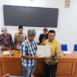 H. Sadi Sugiarto Resmi Daftar Bakal Calon Kepala Desa Pasirsari, Diantar Ratusan Pendukung