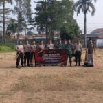 Sambut HUT RI ke-81, Polsek Cikarang Timur Bersama Muspika dan Warga Gelar Kerja Bakti Bersihkan Fasilitas Umum