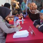 Sambut Dirgahayu Kemerdekaan ke-81 RI, Polres Metro Bekasi Gelar Bakti Kesehatan dan Salurkan 200 Paket Sembako