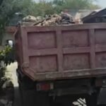 Hampir Sepekan, Truk Pengurugan Ganggu Warga Kampung Pulo Kapuk, Jalan Kampung Macet